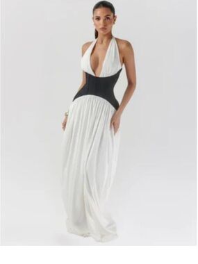 WHITE AND BLACK HALTER CORSET MAXI DRESS
S